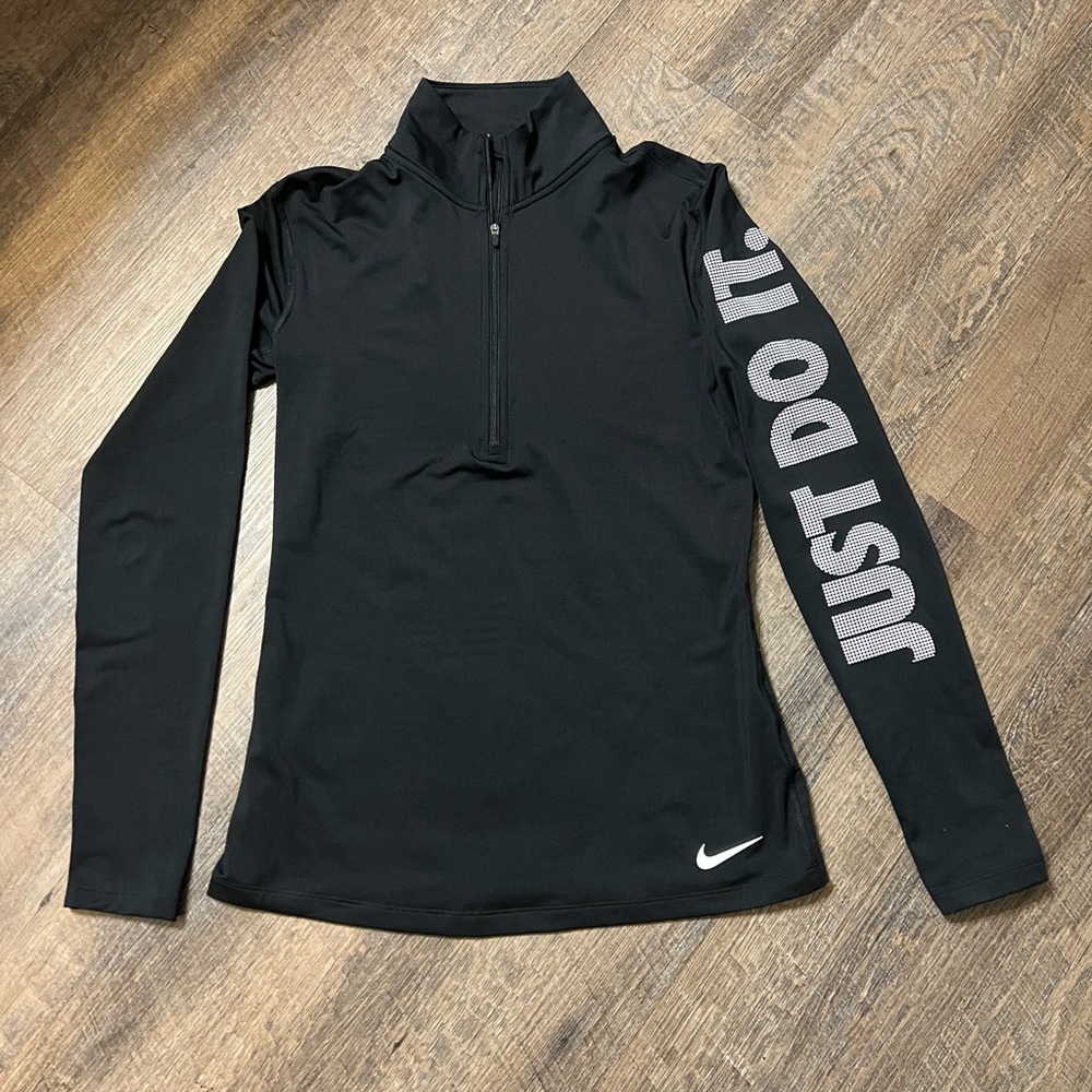 Nike Women’s Running 1/2 Zip Pullover